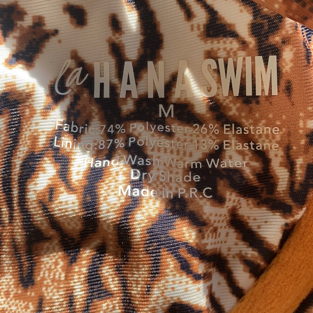 Two-Piece Leopard LaHana Suit - Picture 5 of 7